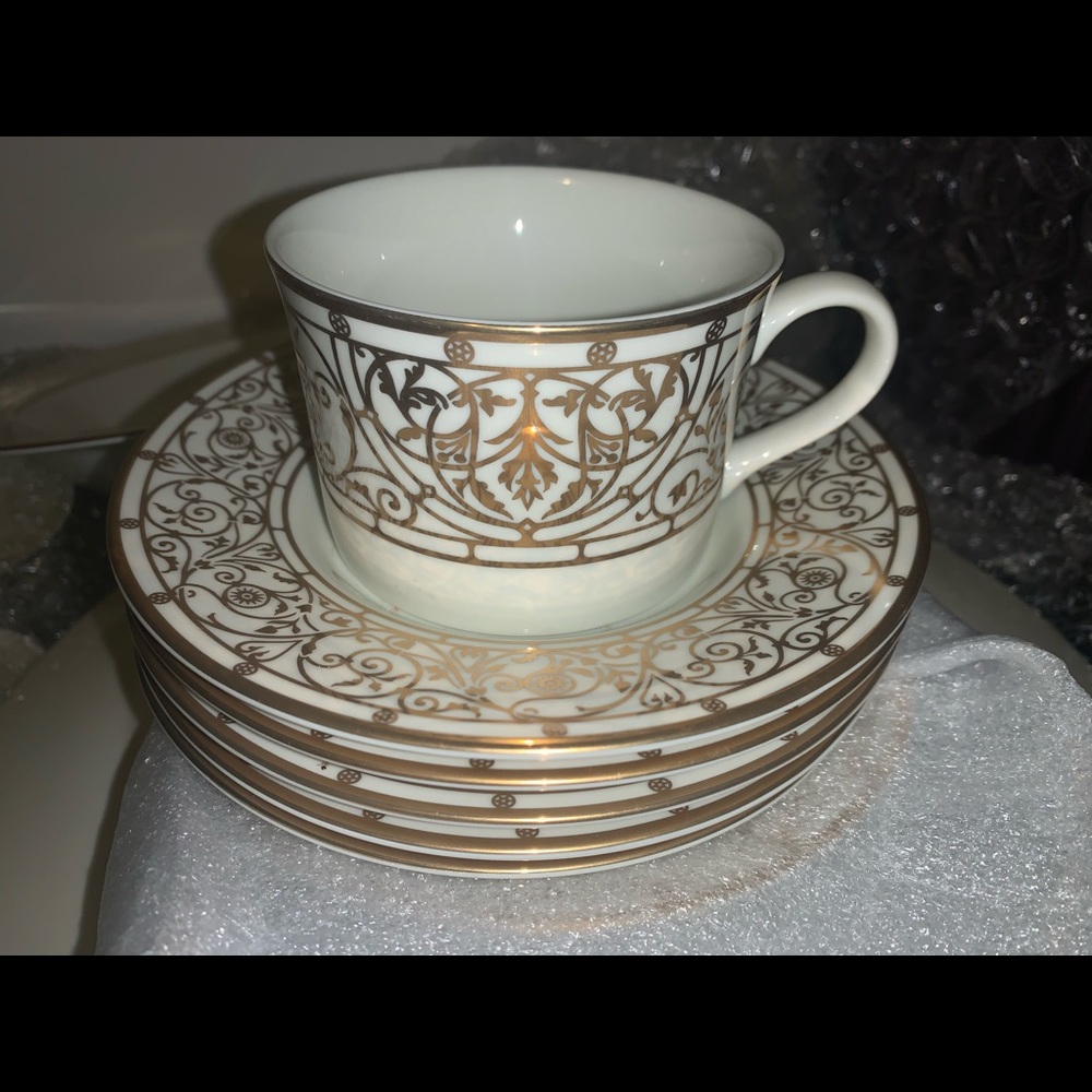 Mikasa 24k L3106 Gold discontinued 18 pc NWT